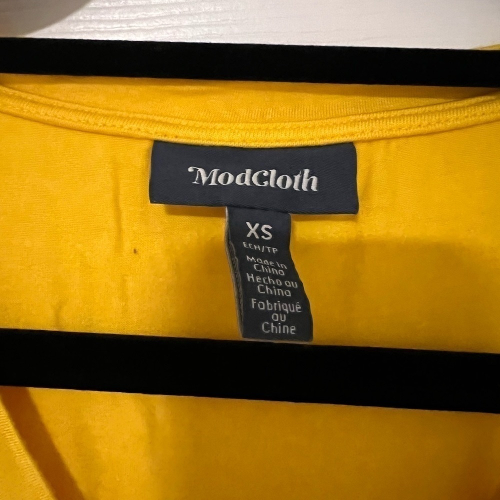 Modcloth V Neck Yellow Tank Top - Picture 2 of 3